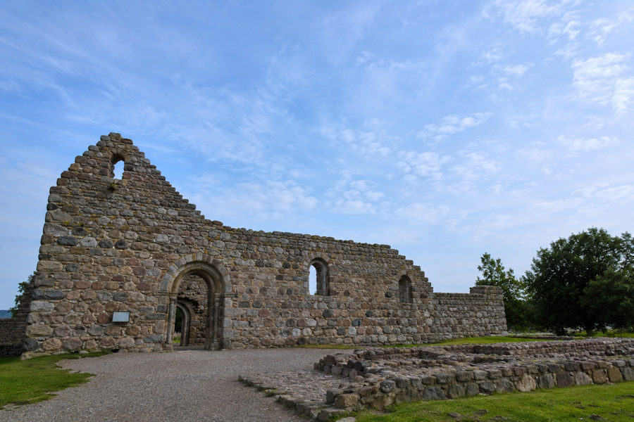 kirchen und kirchenruinen blavand dänemark